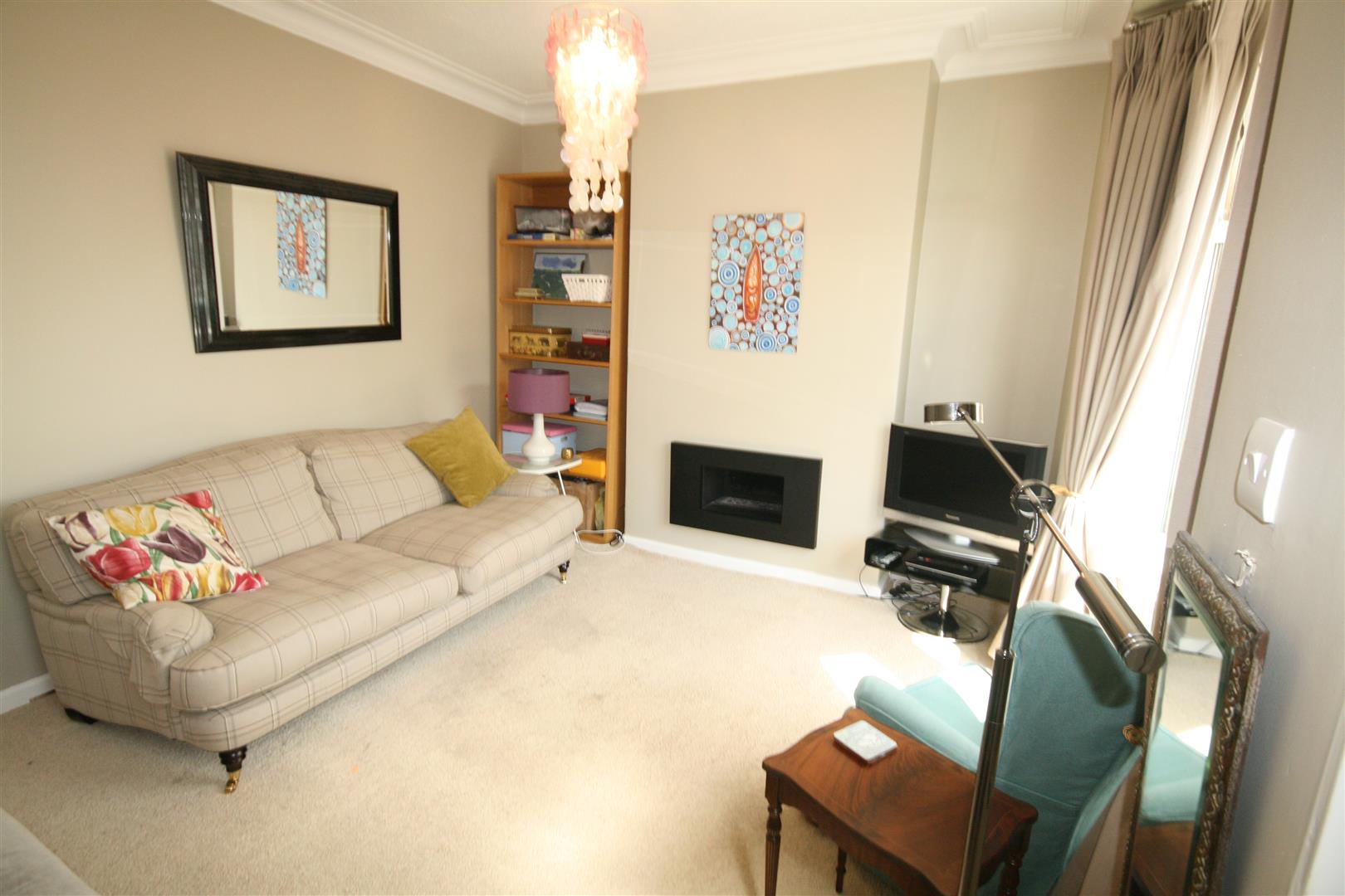 4 bedroom end terrace house Let Agreed in Barnoldswick - 003.JPG